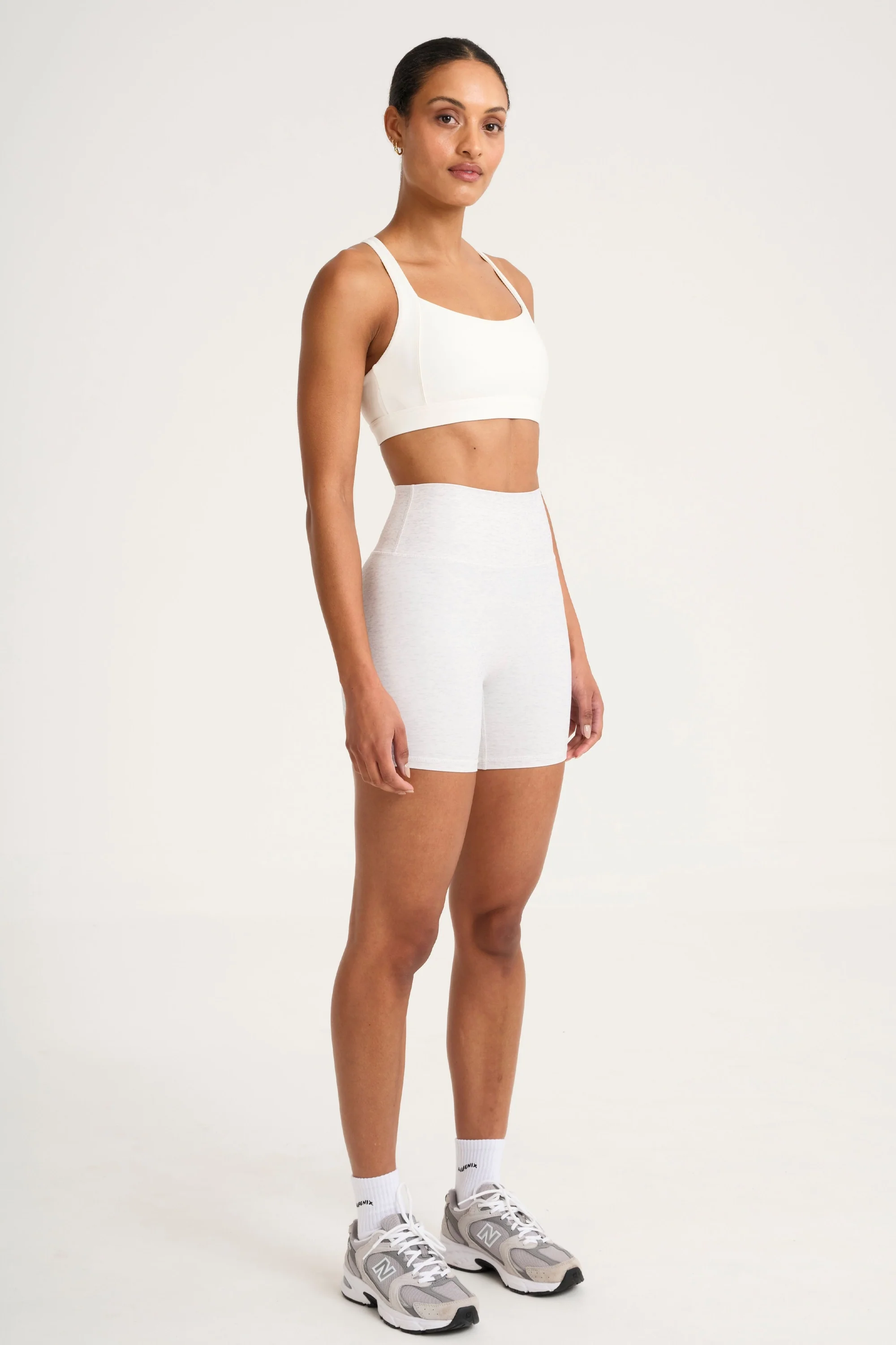 ALLFENIX CloudCore™ Cross Over Core Sports Bra - Chalk - Image 3
