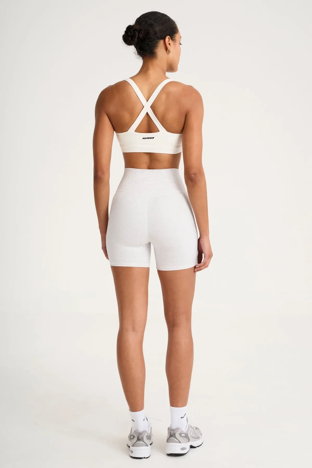 ALLFENIX CloudCore™ Cross Over Core Sports Bra - Chalk - Image 5