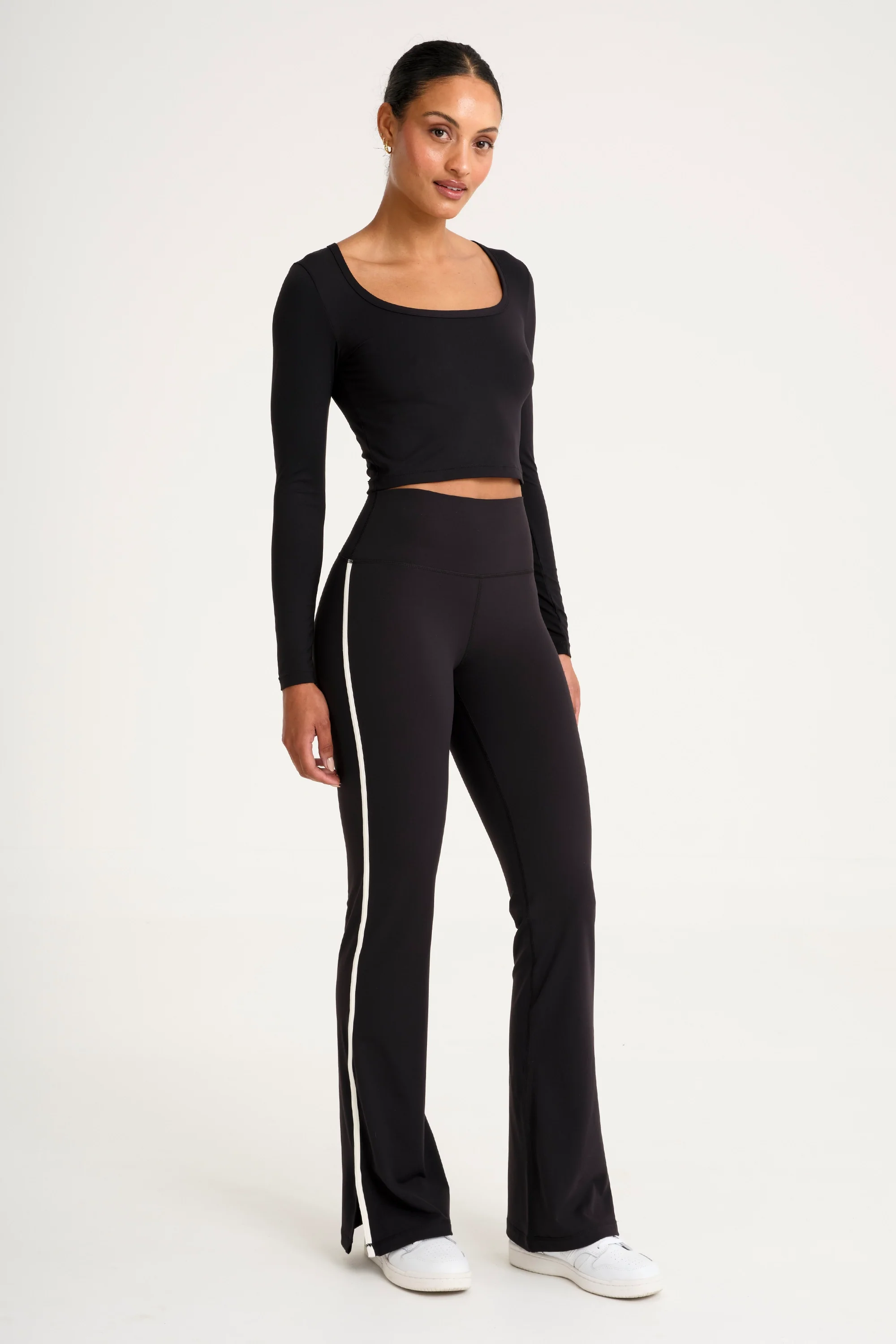 ALLFENIX CloudCore™ Lite Scoop Long Sleeve - Black - Image 5