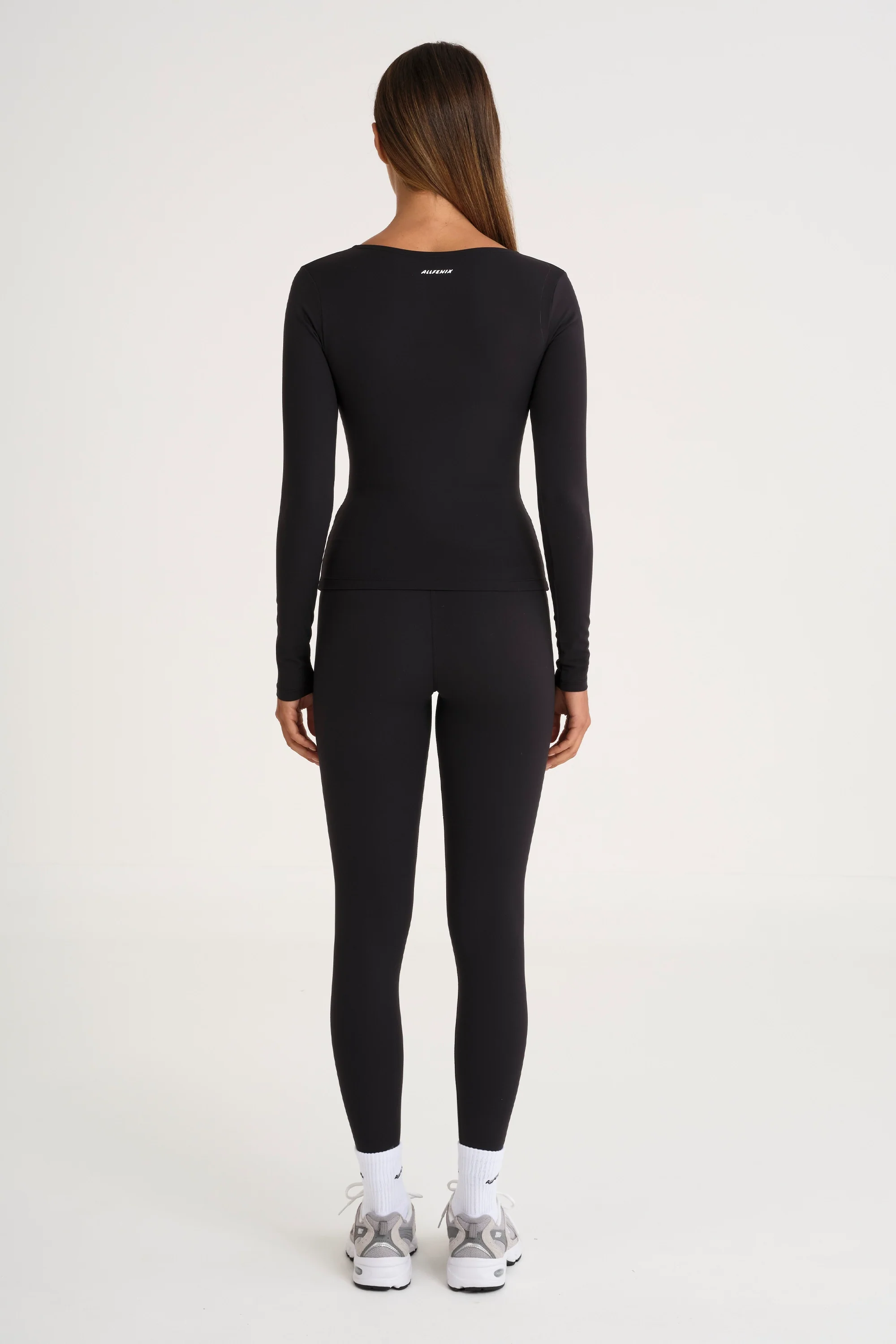 ALLFENIX CloudCore™ Lite Ruched V-Neck Long Sleeve - Black - Image 5