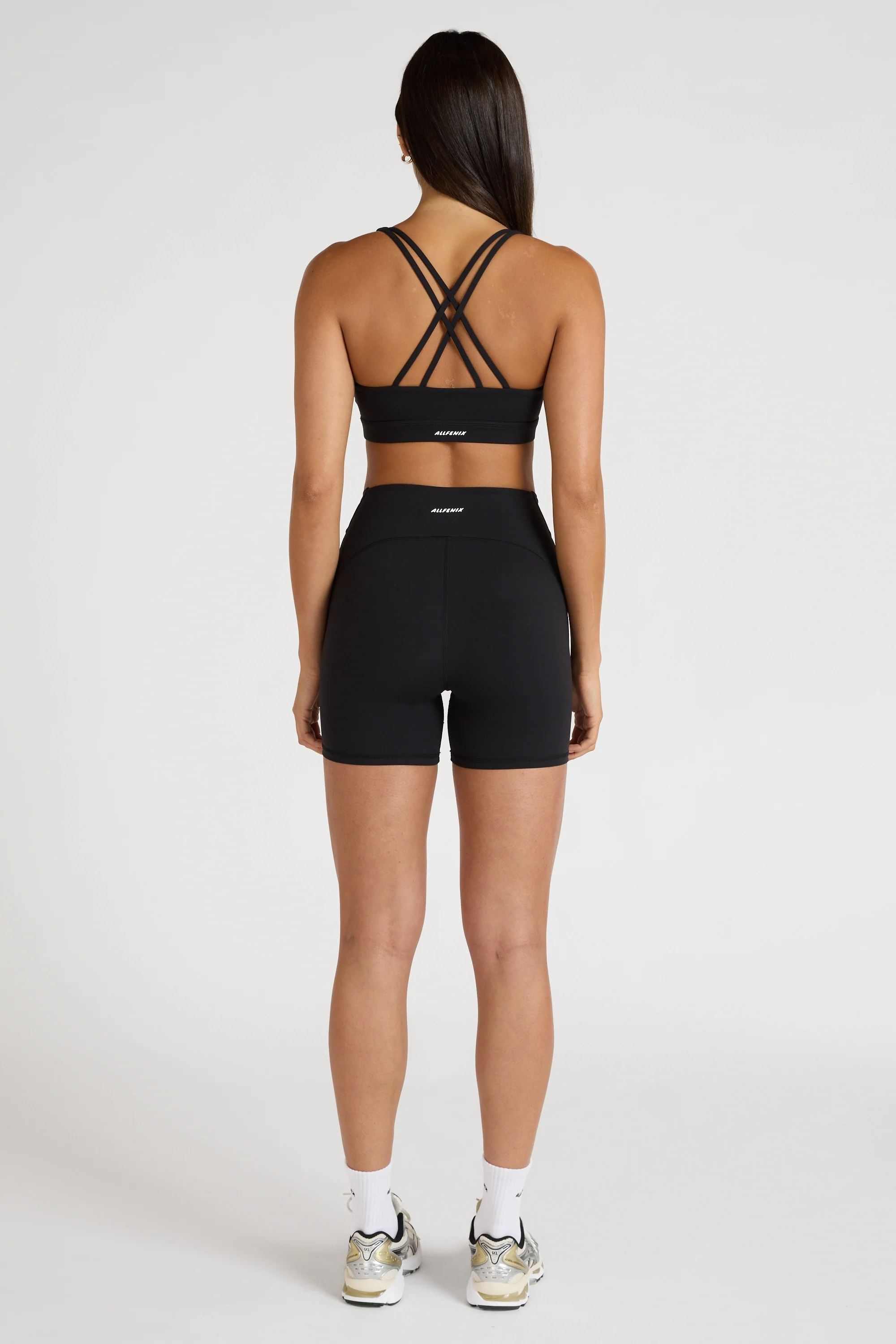 EcoSculpt Cross Back Sports Bra - Black - Image 4