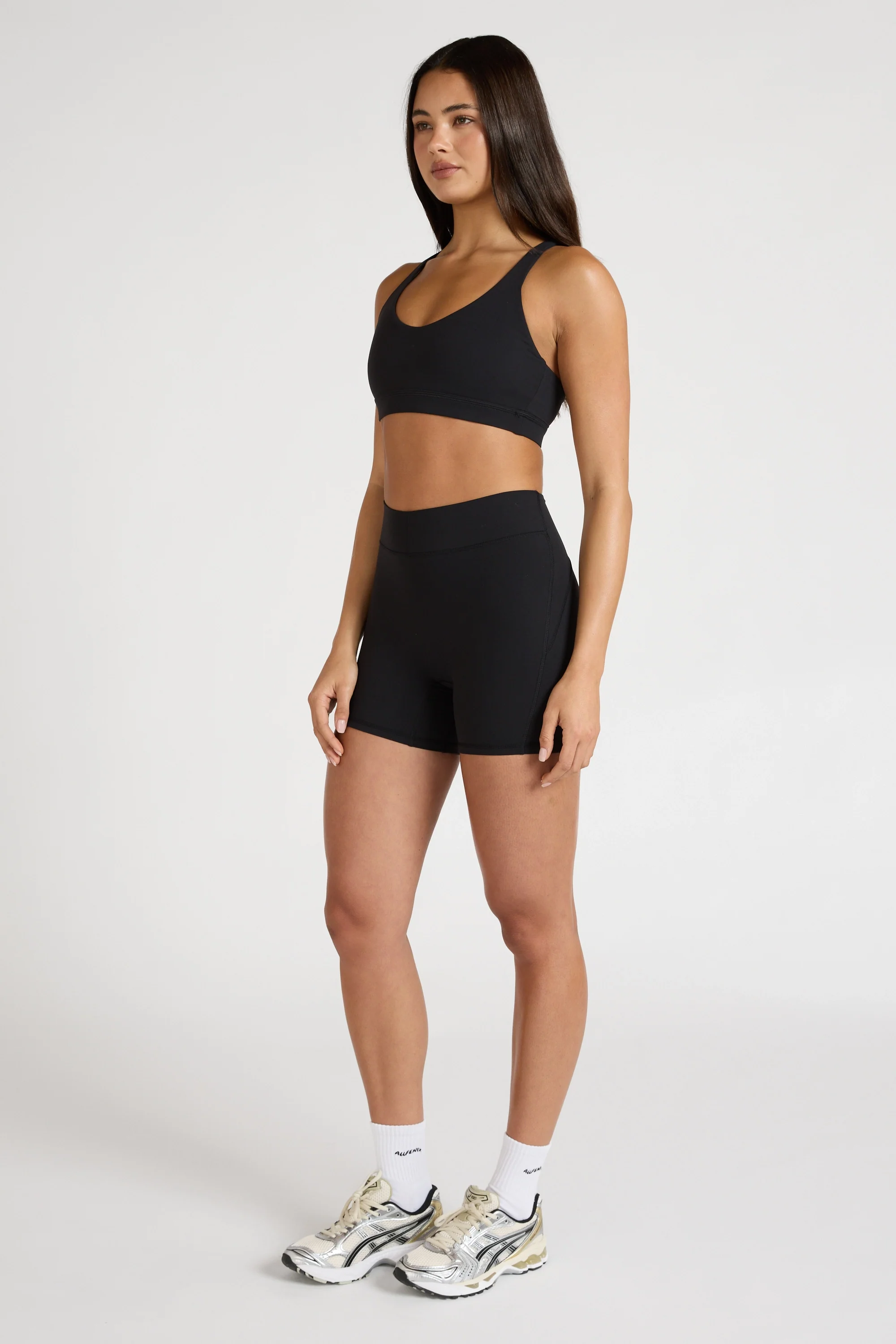 EcoSculpt Cross Back Sports Bra - Black - Image 5
