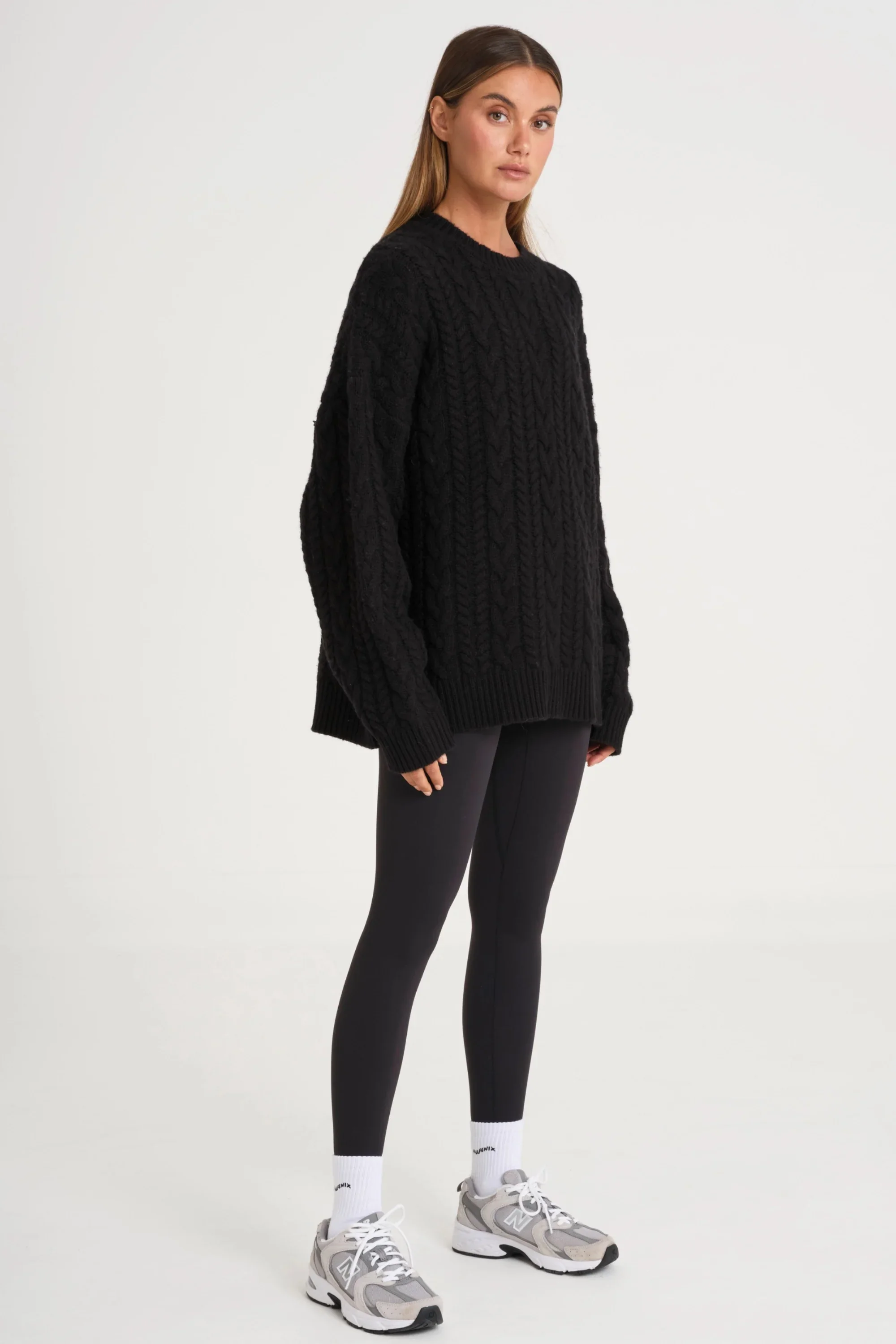 Oversized Crew Neck Cable Knit - Black - Image 4