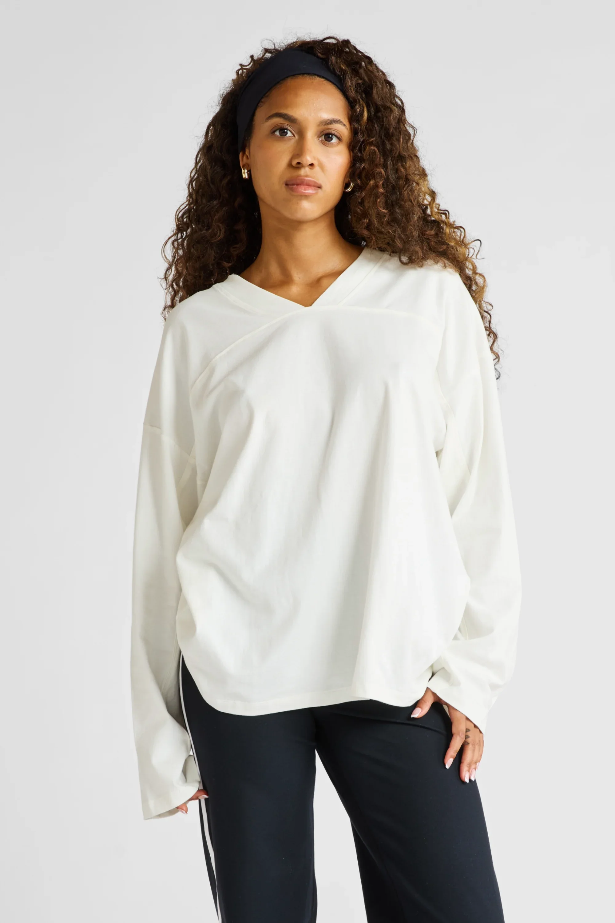 Oversized V-Neck Long Sleeve - Chalk - Image 4