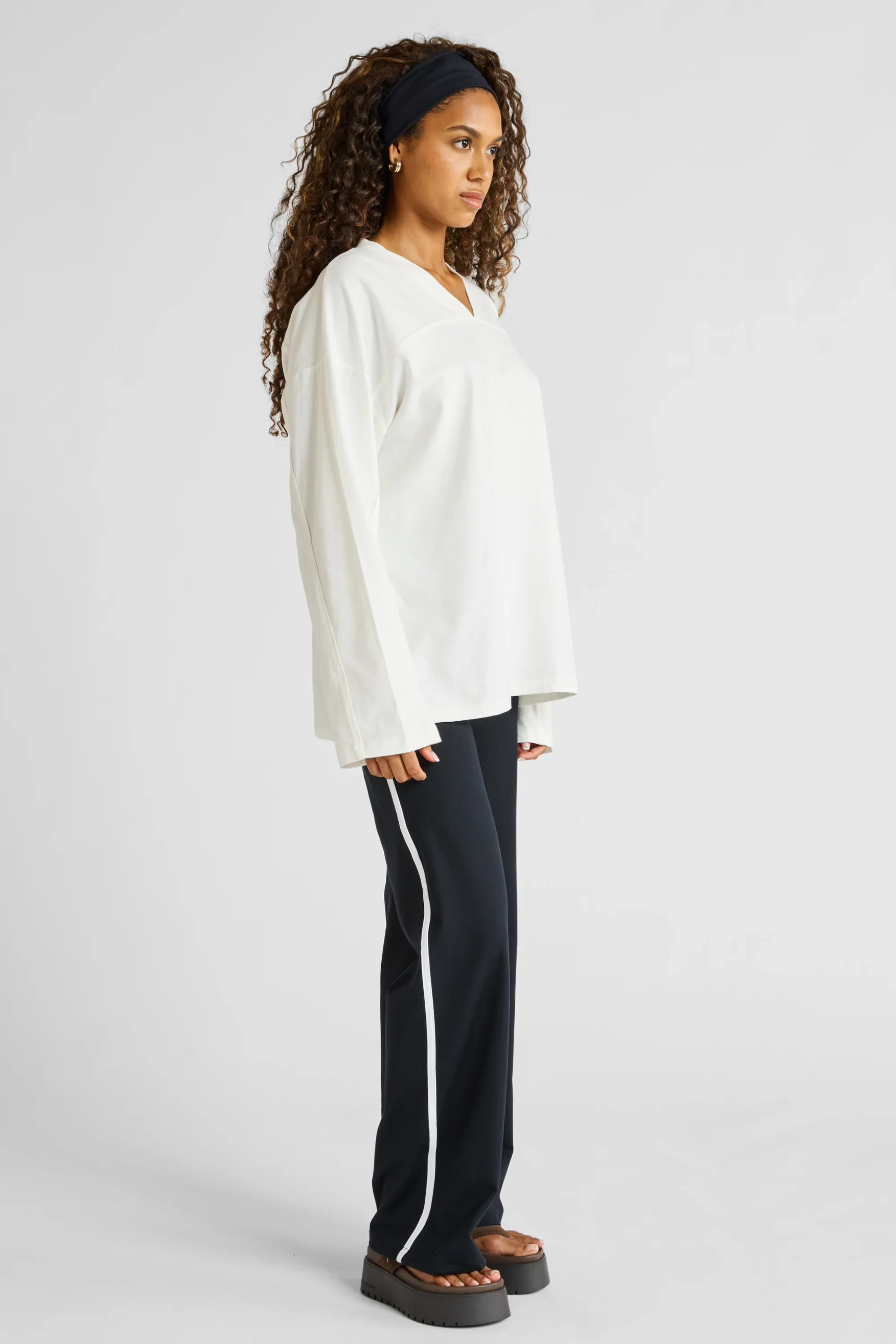 Oversized V-Neck Long Sleeve - Chalk - Image 6